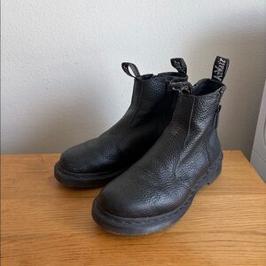 Doc Marten 2976 pilled leather Chelsea boots US 7